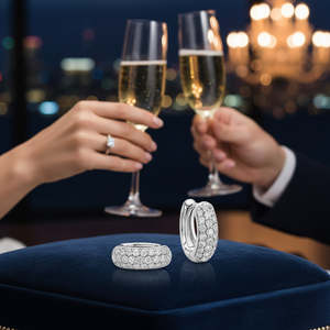 Pendientes Huggie Clásicos de Oro Blanco de 10K con Diamantes de Corte Brillante Redondo para Mujer, 1.00Cttw, Lujosos - Product Image 3