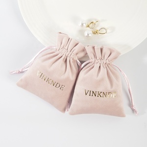 Envío Gratis: Bolsa de Almacenamiento de Joyas Rosa Suave de 13x18 cm, Bolsa de Maquillaje Sostenible para Pendientes y Bastones Quita Manchas para Mujer - Product Image 2