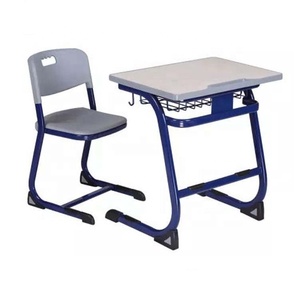 Compacto para el envío Escritorio anidado y sillas con una estructura reforzada Perfecto para escuelas internacionales y centros de capacitación - Product Image 1
