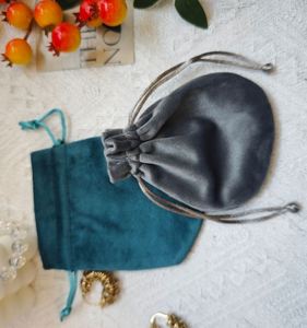 Sac à bijoux en velours de coton imprimé avec logo personnalisé ODM, pochette à cordon en velours doux pour emballage cadeau, sac de protection anti-poussière pour cosmétiques - Product Image 2