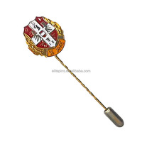Broche largo personalizado chapado en oro Premium con intrincado diseño azul para profesionales de negocios