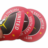 Patch en plastique tissé circulaire personnalisé et écologique à thermocoller pour logos d'équipes de football/basketball et casquettes