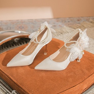 Zapatos de Tacón Alto para Mujer, con Cadena de Perlas, Flores, Satén, Tacón de Aguja, Punta Puntiaguda, Correa en el Tobillo, Zapatos de Novia - Product Image 1