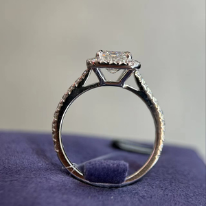 Bague en platine avec diamant de laboratoire taille émeraude serti clos |   Bagues de fiançailles et de mariage en diamant de 2 carats PT950 pour la mariée - Product Image 1
