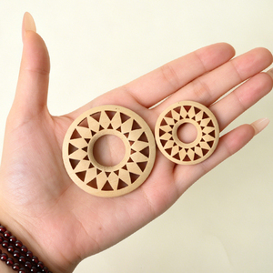 Wholesale Low Price <b>Crystal</b> <b>Ball</b> Base Sunflower Shape Wooden Base for Home Decoration - Product Image 3