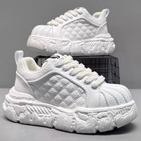 Vente en gros et au détail transfrontalière de chaussures de papa confortables, tendance, de marque, à semelles épaisses et rehaussantes, polyvalentes et à la mode.