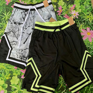 Pantalones cortos de baloncesto y pantalones cortos de fútbol de moda americana de calle de alta calidad personalizados al por mayor con tela de malla de secado rápido - Product Image 1