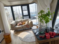 Capsule spatiale avec vue panoramique, espace de rangement pour bagages, coque peinte, attrayante et durable, idéale pour le bureau