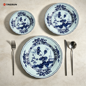 Piatti Decorativi Rosa per Matrimoni, Set di Stoviglie di Lusso in Ceramica e Porcellana, Piatti in Bone China Italiana Personalizzabili in Tutti i Colori - Product Image 4