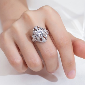 Anillo de Diamante Cultivado en Laboratorio con Corte Redondo de 3CT D VS2 PT950, Joyería Fina Personalizada de Messi Jewelry - Product Image 5