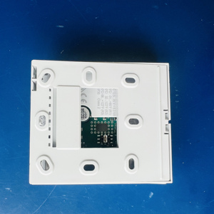 Capteur de température ambiante en plastique QAA2061, facile à installer, plage 0-50°C, pour systèmes de climatisation et de ventilation - Product Image 6