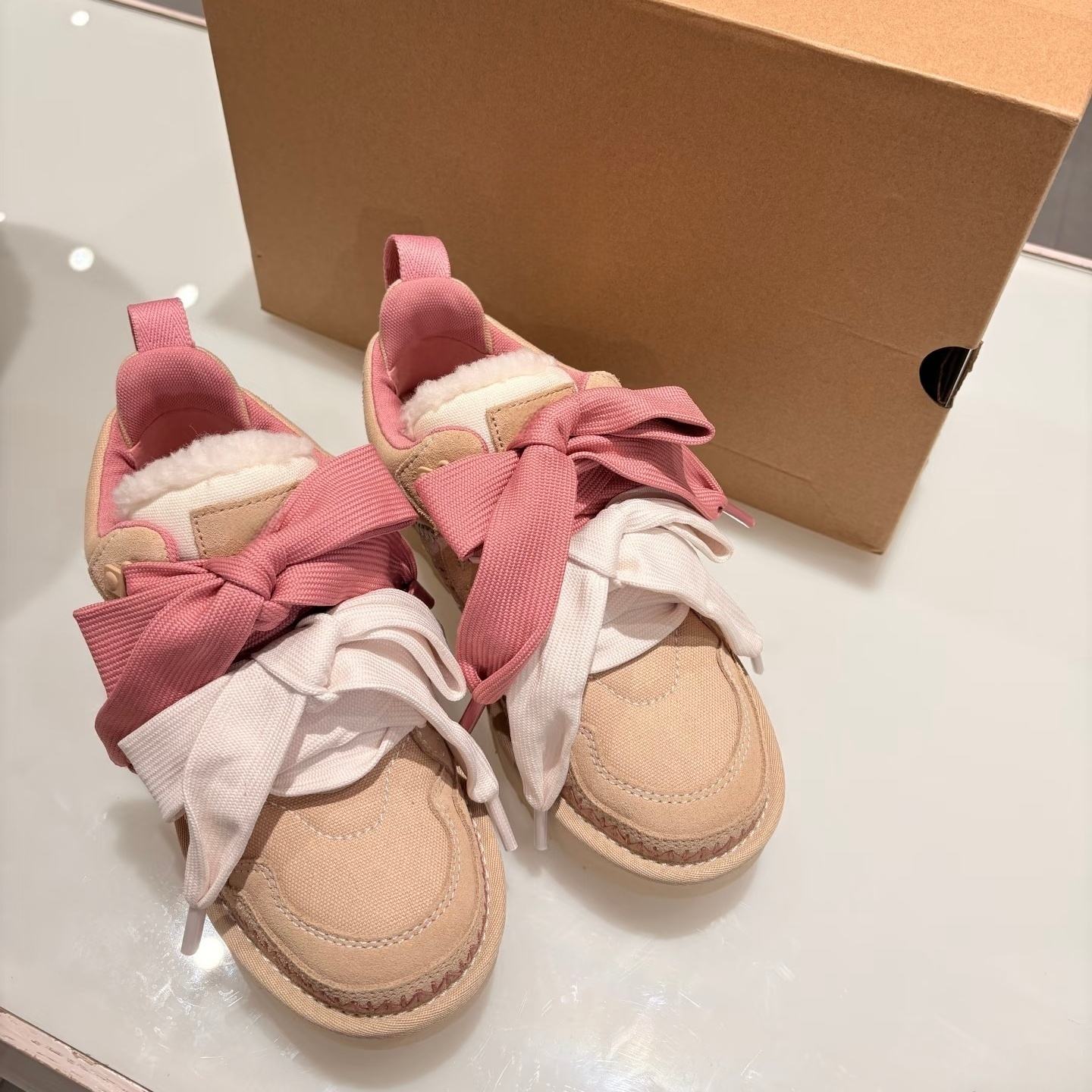 สีน้ำตาล