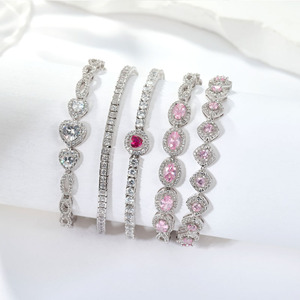 Pulsera de Tenis Aivenchy Personalizada para Mujer, Moderna, de Alta Calidad, 100% Oro Blanco Puro con Baño de Rodio y Moissanita Cuadrada - Product Image 1