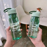 Bouteille d'eau haute capacité en PP pour extérieur avec infuseur à thé, sangle de transport et système anti-fuite pour usage général