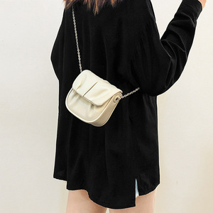 Bolso Bandolera Mini Plisado de PU para Mujer, Diseño Exclusivo, Negro, Vertical, Cuadrado, con Cierre de Hebilla y Cadena, Portátil, para Uso Diario, Verano - Product Image 4