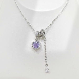 Collar de plata de ley 925 personalizado con circonita cúbica morada en forma de corazón, estilo delicado para mujer, ideal para novias, con circonita tallada en forma de rosa. - Product Image 1