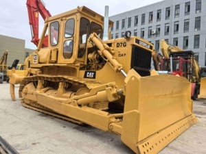 Bulldozer sur chenilles CAT D7G XL d'occasion de haute qualité, entièrement d'origine, importé, jaune, puissance 150 kW - Product Image 4