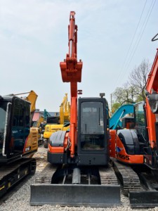 Hitachi Zaxis 55 Japon utilisé 5.5 tonnes Hitachi Zx55/zx55u/zx55us/zx55usr Mini pelle pelle sur chenilles en caoutchouc à vendre - Product Image 4