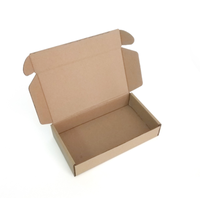 Boîte d'expédition pliable personnalisée en carton ondulé durable avec matériaux recyclés pour l'emballage de vêtements, chaussettes, chaussures et articles de prêt-à-porter pour la vente au détail