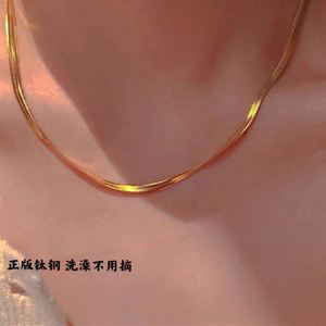 Collar de Cadena de Eslabones Anchos y Planos de Acero Inoxidable Dorado Brillante con Diseño Geométrico para Mujer, que Conserva el Color, Edición de Moda que Combina con Todo - Product Image 1