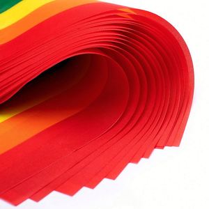 Banderas de Mano Miniatura Arcoíris (Mástiles de Plástico de Poliéster) Ecológicas y Duraderas para Desfiles LGBT y Mes del Orgullo - Product Image 4