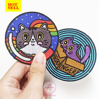 Vente en gros d'écussons de broderie 3D personnalisés au fer à repasser sur badges brodés pour chapeau et vêtements à écussons brodés