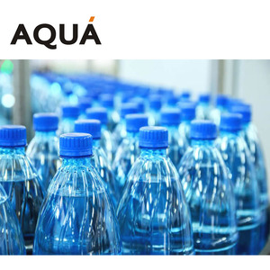 Machine de remplissage et de bouchage automatique de petites bouteilles d'eau minérale conforme à la norme CE avec commande par servomoteur - Product Image 1