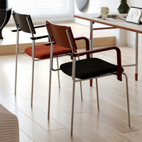 Chaise de salle à manger moderne et simple, accoudoirs, sac souple, meubles de maison décontractés, revêtement en soie, cadre en bois, pieds en métal, salon