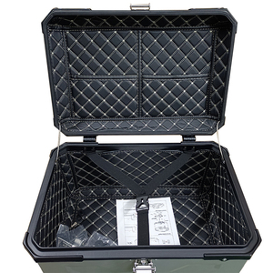 Boîte à bagages arrière pour moto 65L noire X Design F2-MOTO en alliage d'aluminium - Product Image 5