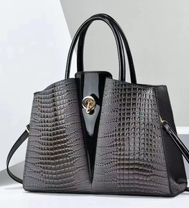 Sacs de luxe haut de gamme pour femmes, sacs à bandoulière en cuir véritable de marque haut de gamme, portefeuilles élégants de créateurs et sacs à main. - Product Image 4