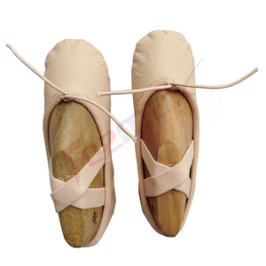 Chaussures de danse de Ballet en cuir pu, chaussons souples - Product Image 1