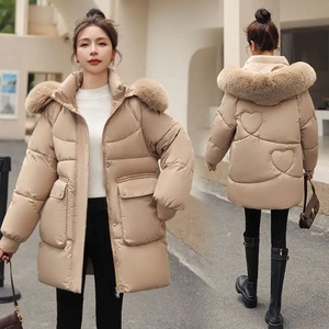 Cappotti Invernali <span class=keywords><strong>da</strong></span> <span class=keywords><strong>Donna</strong></span> Spedizione Gratuita in <span class=keywords><strong>Piumino</strong></span> d'Anatra Bianca Modello MIDI Sciolto Imbottito con Ampio Collo in Pelliccia - Product Image 4