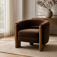 Fauteuil d'appoint moderne en velours avec dossier incurvé et accoudoirs en bois, idéal pour salon, chambre, hôtel, ou salle de séjour