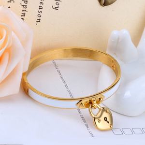 Pulsera de Acero Inoxidable con Dijes, Chapada en Oro, Negra y Blanca, Novedad en Joyería para Hombre/Mujer - Product Image 4