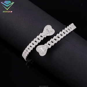 Yu Ying Nuevo Brazalete de Plata de Ley S925 con Diamantes de Moissanita Baguette de Diseño Personalizado, Joyería Unisex - Product Image 4