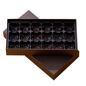 Carton alimentaire en papier kraft <span class=keywords><strong>chocolat</strong></span> de luxe personnalisé spécial en forme de coeur fraises trempées feuille UV mignon boîte de bonbons de dessin animé - Product Image 3