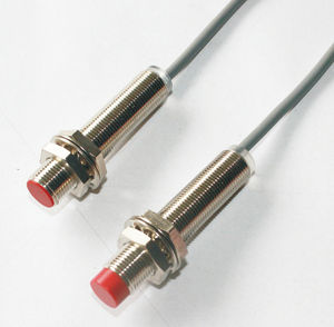 مستشعر قرب تناظري مع موصل 02 مم للكشف RZA-12-02-5V-Z مناسب للبيئات الصناعية - Product Image 1