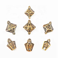 Dés de dragons de donjons en métal de jeu de rôle polyédrique creux exquis uniques pour le cadeau du MDN