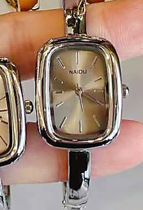 LYN-NAIDU-2001 Nuevo Reloj de Pulsera Cuadrado de Moda para Mujer, Estilo Medieval, Simple, Reloj de Cuarzo de Venta Caliente - Product Image 6