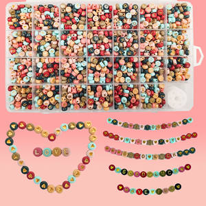 En caja, 1400 Uds., cuentas acrílicas con letras, cuentas del alfabeto de la A-Z, Kit de bricolaje, joyería de resina plástica, pulseras, collares, llaveros, Blanco personalizado - Product Image 1