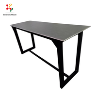 Table de bistrot en aluminium de style minimaliste industriel, résistante aux intempéries, avec plateau personnalisé pour café et restaurant