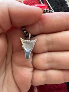 Pendentif Crâne de Vache en Argent Sterling Turquoise Nizhoni, Signé Nizhoni, Bijou Artisanal du Sud-Ouest, Cadeau - Product Image 3