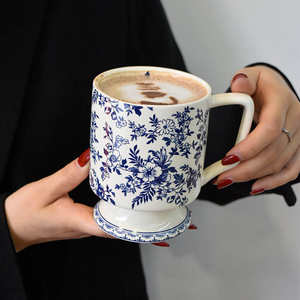 Taza de Cerámica de Porcelana Azul y Blanca Moderna de Gran Capacidad, Apta para Lavavajillas y Microondas, para Desayuno, Leche y Café, Venta al por Mayor de Fábrica DZ - Product Image 5