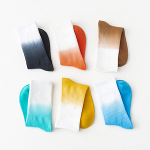 <span class=keywords><strong>Yiwu</strong></span> Hàng Hóa Thành Phố Bán Buôn Chất Lượng Cao Thể Thao Thoáng Khí Tie Nhuộm Vừa Ống Vớ Màu Trung Tính Cao Top Vớ - Product Image 5