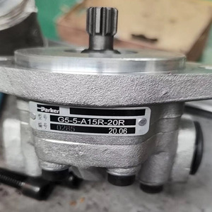 Bomba de engranajes Parker G5-5-A15R-20R, bomba hidráulica de 1 etapa con montaje de brida, bomba de refuerzo de eje vertical con accionamiento eléctrico - Product Image 1
