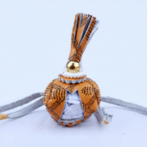 พวงกุญแจหนังคุณภาพสูง น้ำหนักเบา ปรับแต่งได้ ออกแบบอย่างสวยงาม อุปกรณ์ล่าสัตว์แบบฟอลคอนรี่ ดีไซน์ดูไบ - Product Image 1