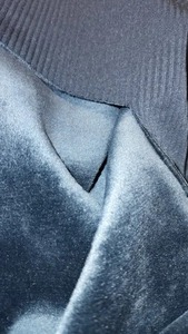 Tela de Terciopelo Jacquard de Poliéster Importada, Transpirable y Ligera para Kimonos, Vestidos, Faldas y Ropa de Dormir para Mujer - Product Image 3