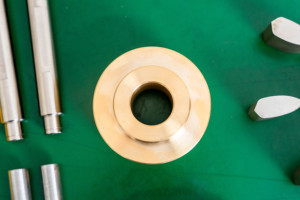 Servicio de Mecanizado CNC Personalizado AMT VINA, Piezas Metálicas de Precisión en Acero, Cobre y Aluminio, 0.01mm, para la Industria Automotriz y Aeroespacial, ODM de Fábrica - Product Image 3