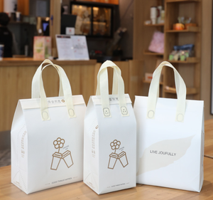 Sac de livraison alimentaire réutilisable et écologique personnalisé avec logo sérigraphié, en non-tissé, isolé en feuille d'aluminium, pour café, jus, pique-nique - Product Image 2