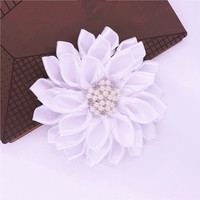 Fiançailles et mariage jour exclusif Satin fleur broche broche pur blanc élégant ruban Bouquet dame broches